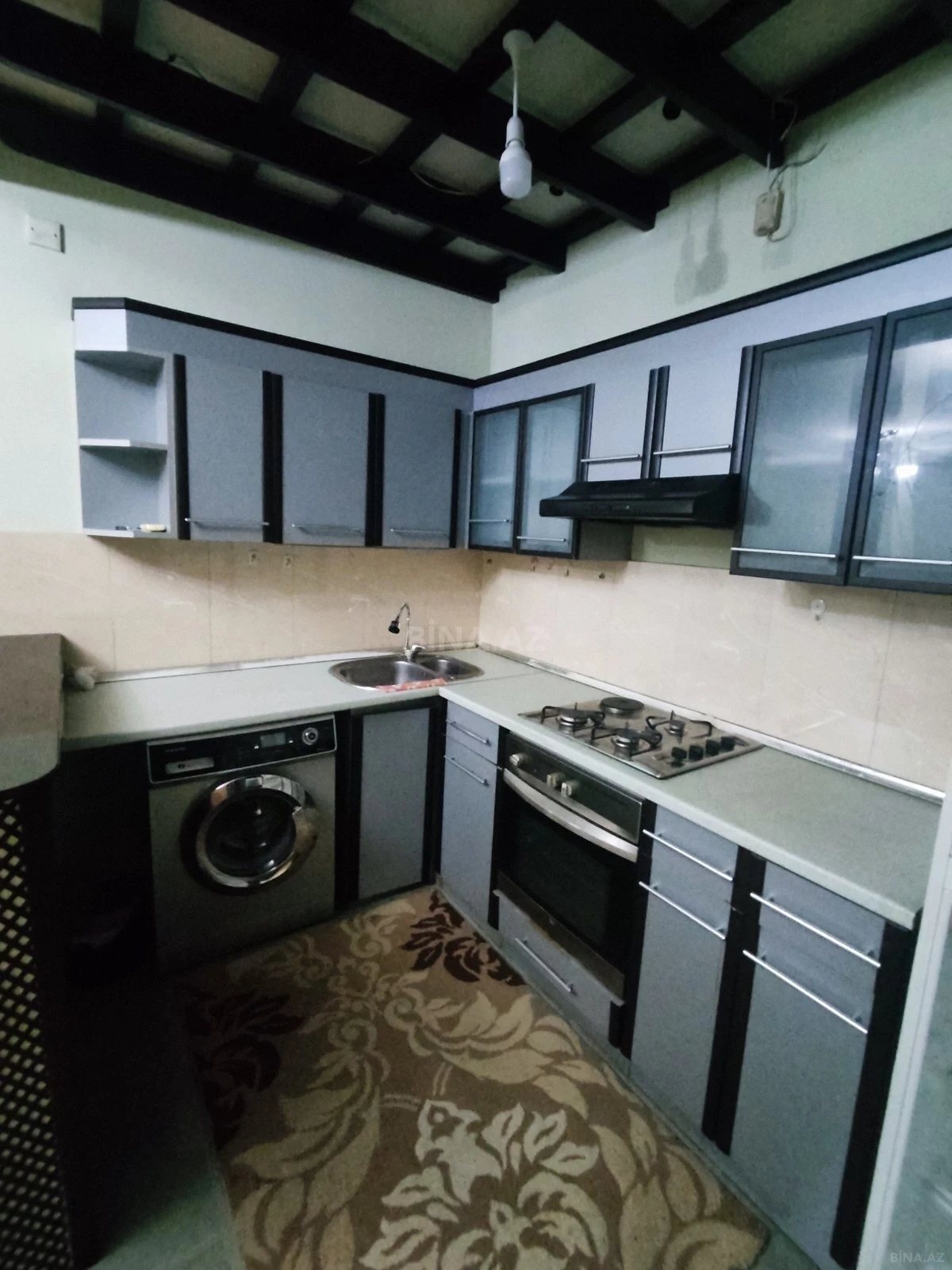 Kirayə verilir 2 otaqlı mənzil 90 m²