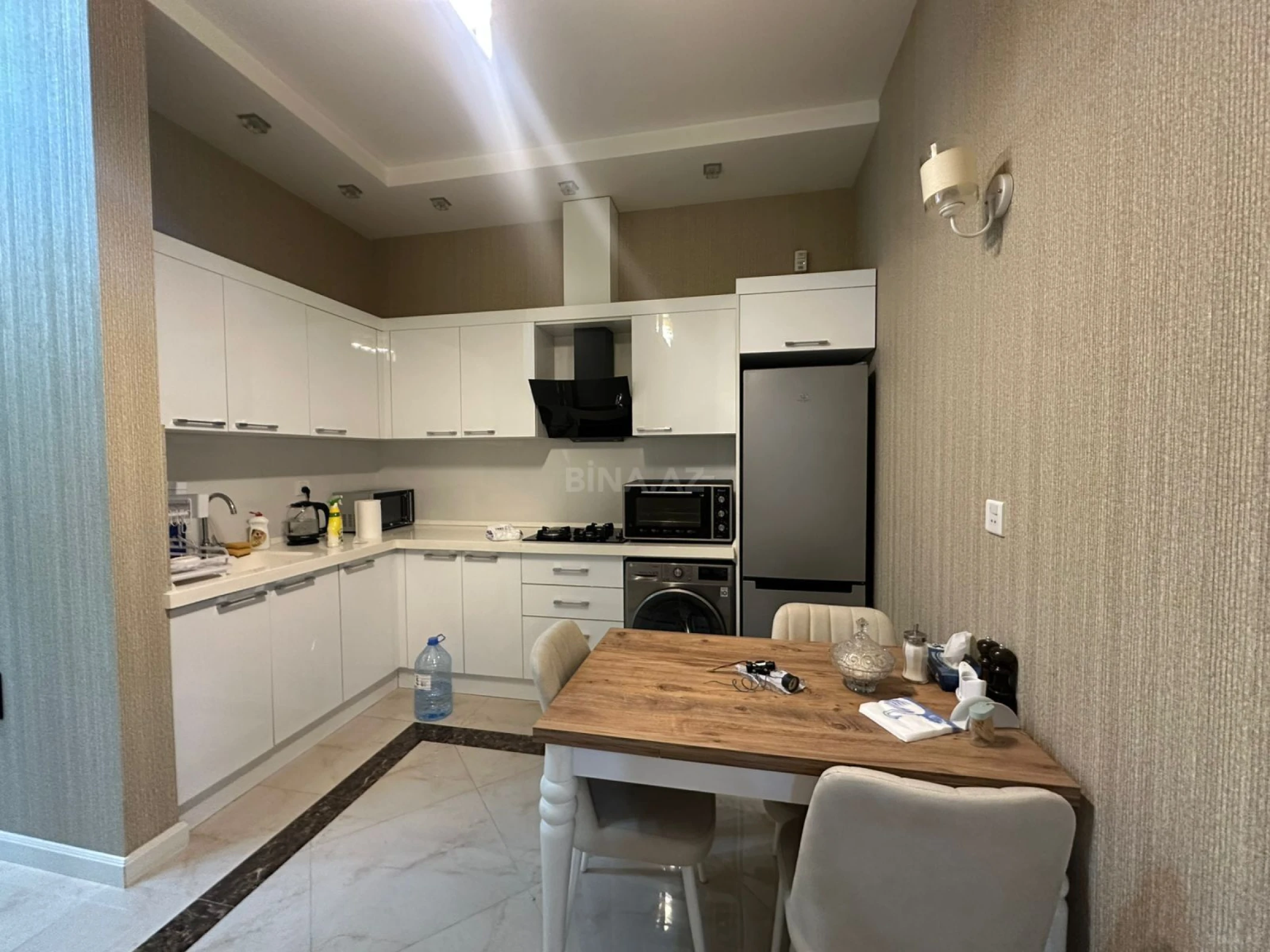 Kirayə verilir 2 otaqlı mənzil 65 m²