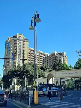 Kirayə verilir 3 otaqlı mənzil 133 m²