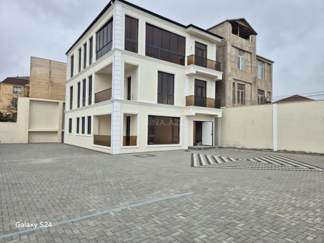 Satılır 6 otaqlı həyət evi 400 m²