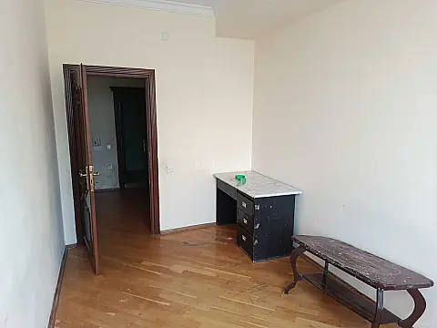 Kirayə verilir 3 otaqlı mənzil 94 m²