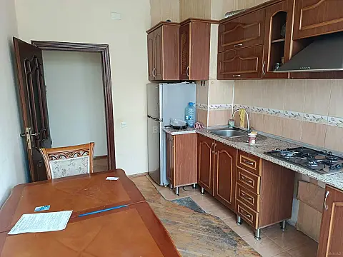 Kirayə verilir 3 otaqlı mənzil 94 m²