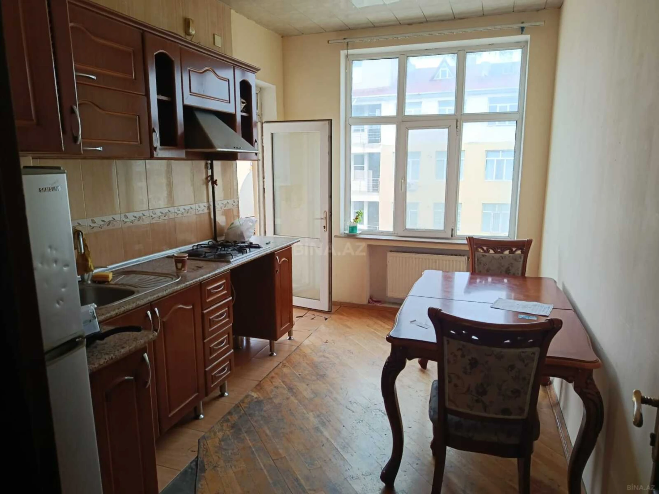 Kirayə verilir 3 otaqlı mənzil 94 m²