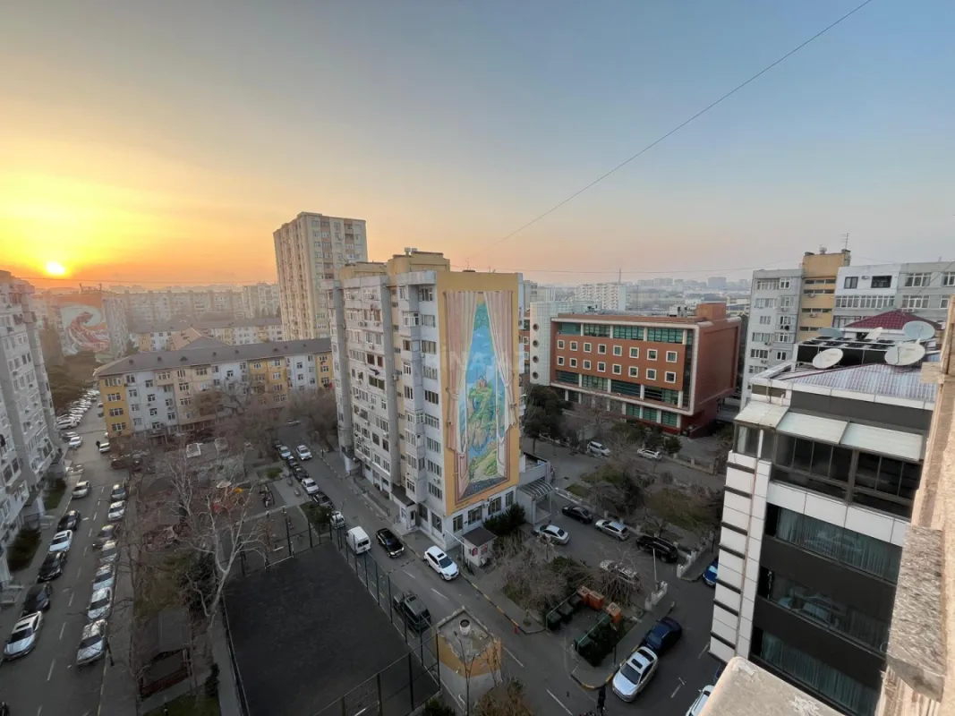 Satılır 3 otaqlı mənzil 96 m²