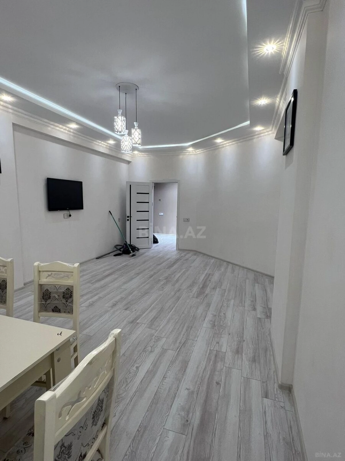 Kirayə verilir 2 otaqlı mənzil 75 m²
