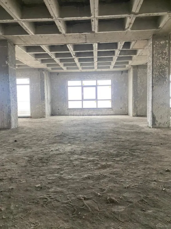 Satılır 4 otaqlı mənzil 214 m²