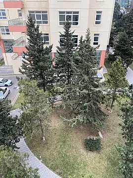 Satılır 4 otaqlı mənzil 214 m²