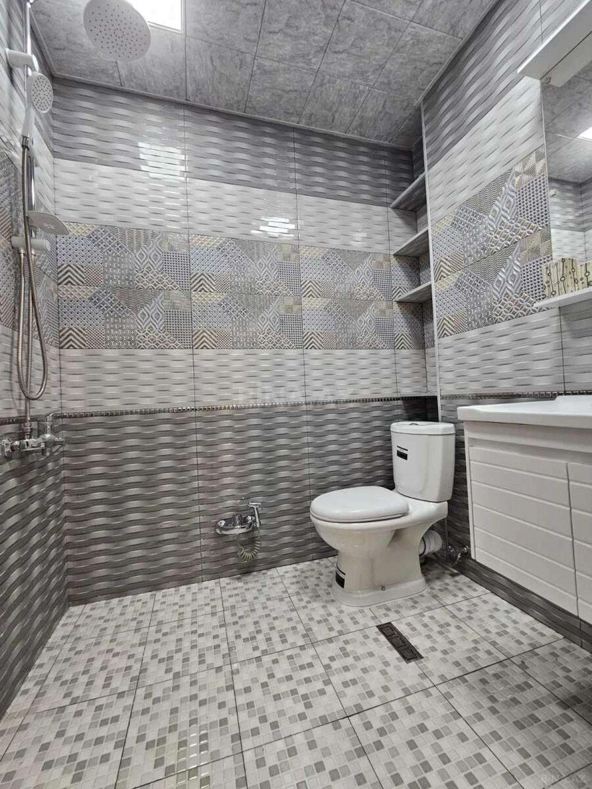 Kirayə verilir 2 otaqlı mənzil 60 m²