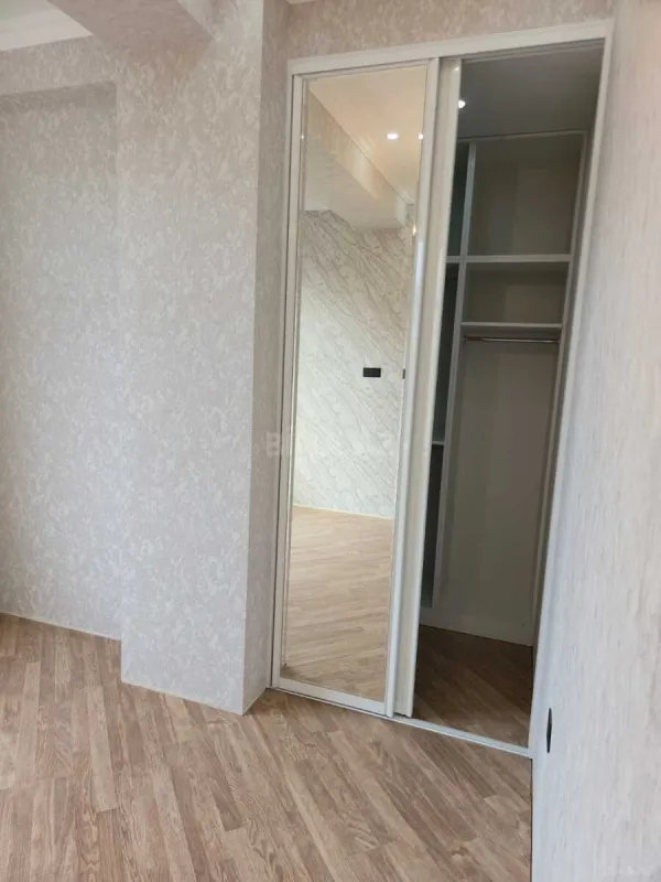 Satılır 3 otaqlı mənzil 91 m²