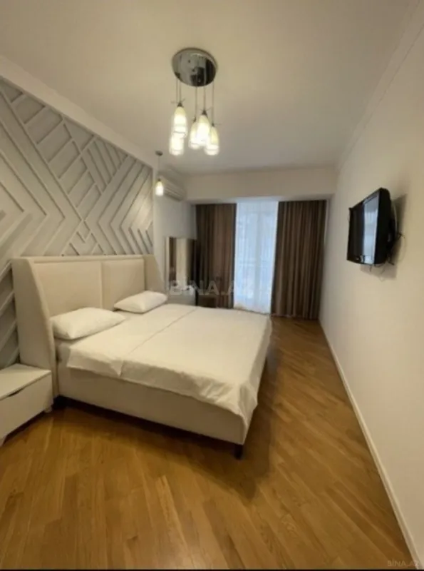 Satılır 2 otaqlı mənzil 75 m²