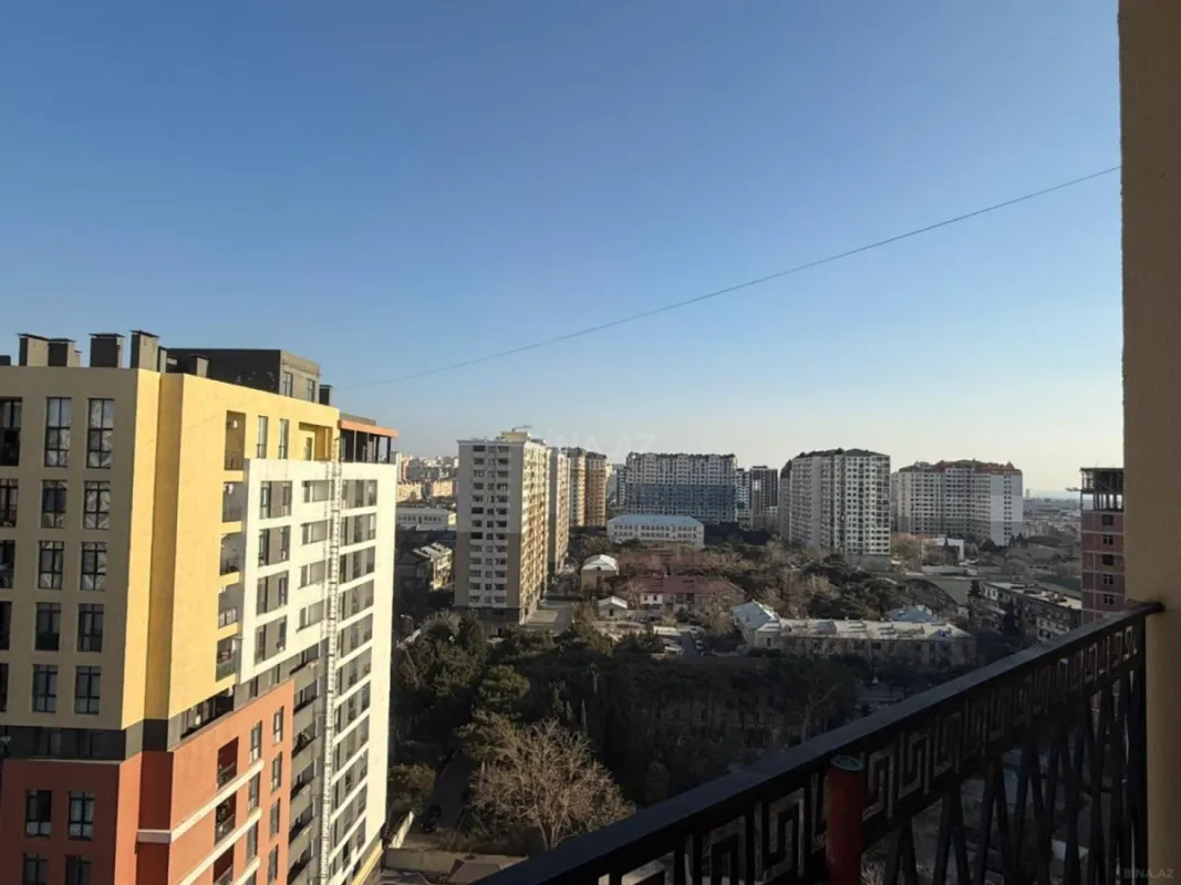 Satılır 3 otaqlı mənzil 116 m²