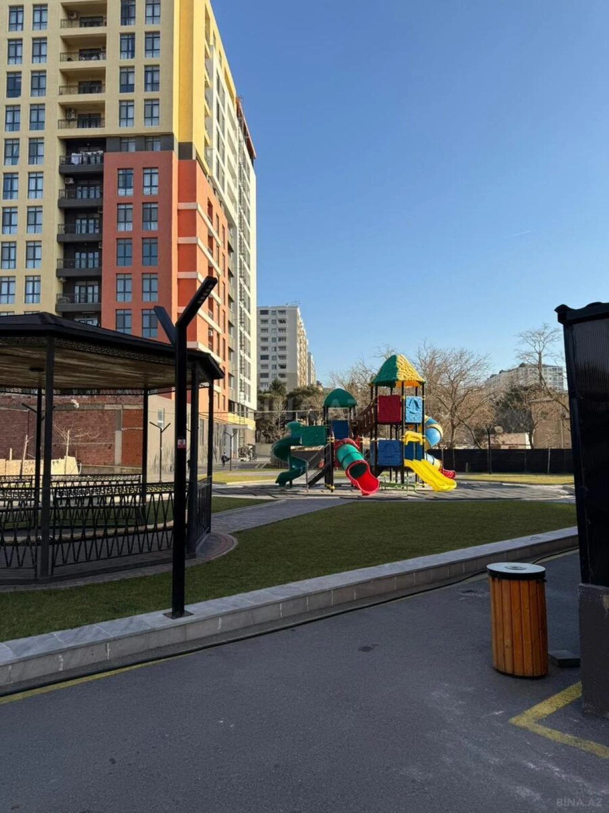 Satılır 3 otaqlı mənzil 116 m²