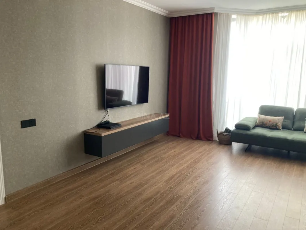 Satılır 5 otaqlı həyət evi 215 m²