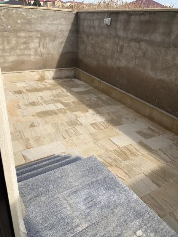 Satılır 5 otaqlı həyət evi 215 m²