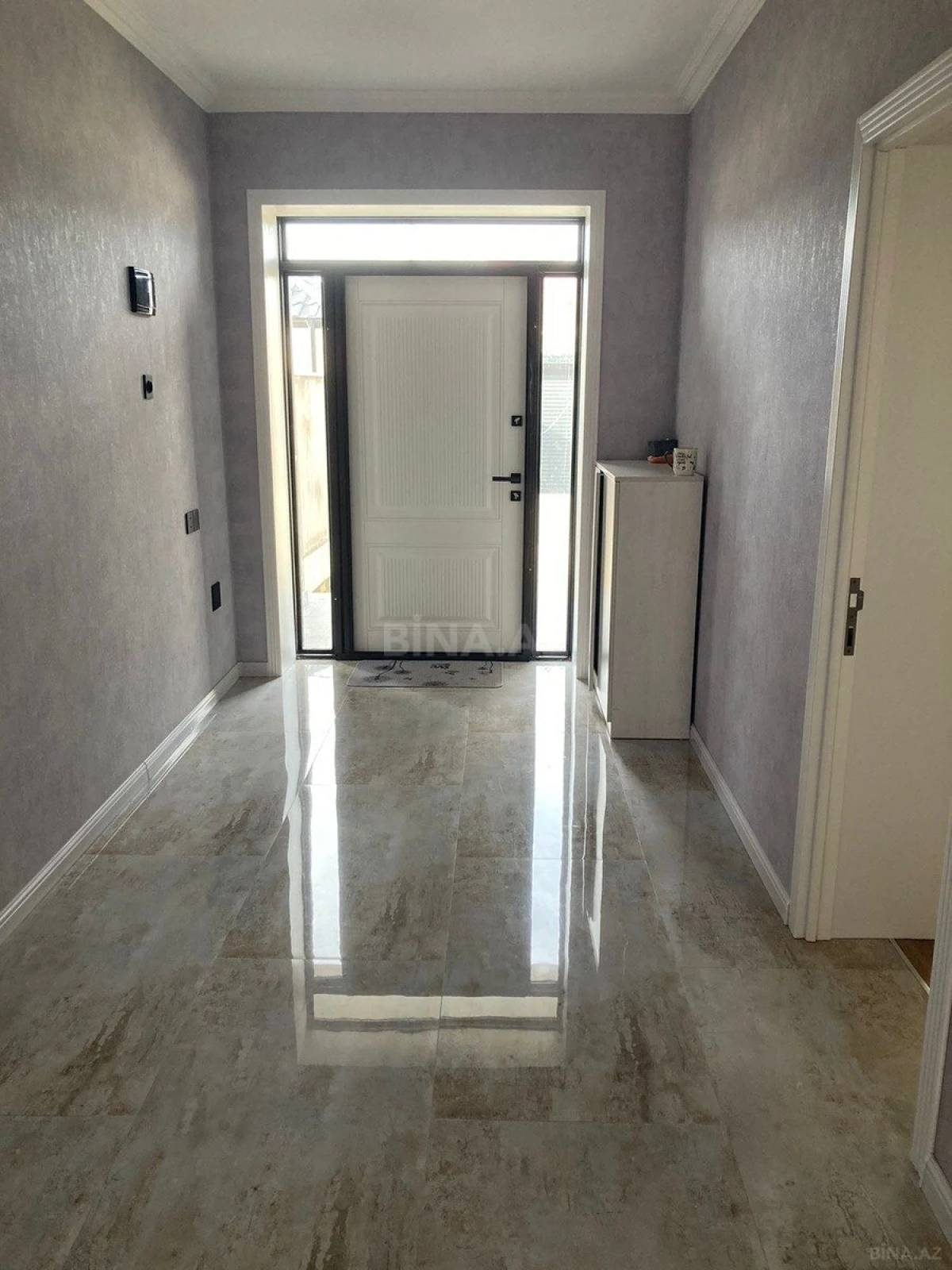 Satılır 5 otaqlı həyət evi 215 m²