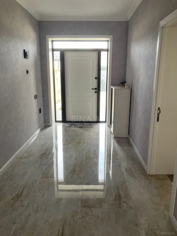 Satılır 5 otaqlı həyət evi 215 m²