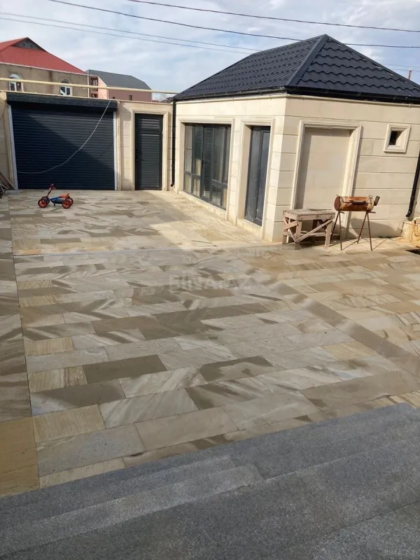 Satılır 5 otaqlı həyət evi 215 m²