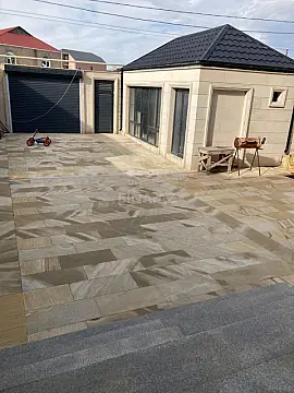 Satılır 5 otaqlı həyət evi 215 m²