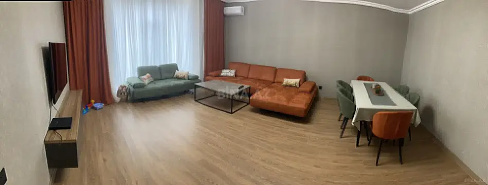 Satılır 5 otaqlı həyət evi 215 m²