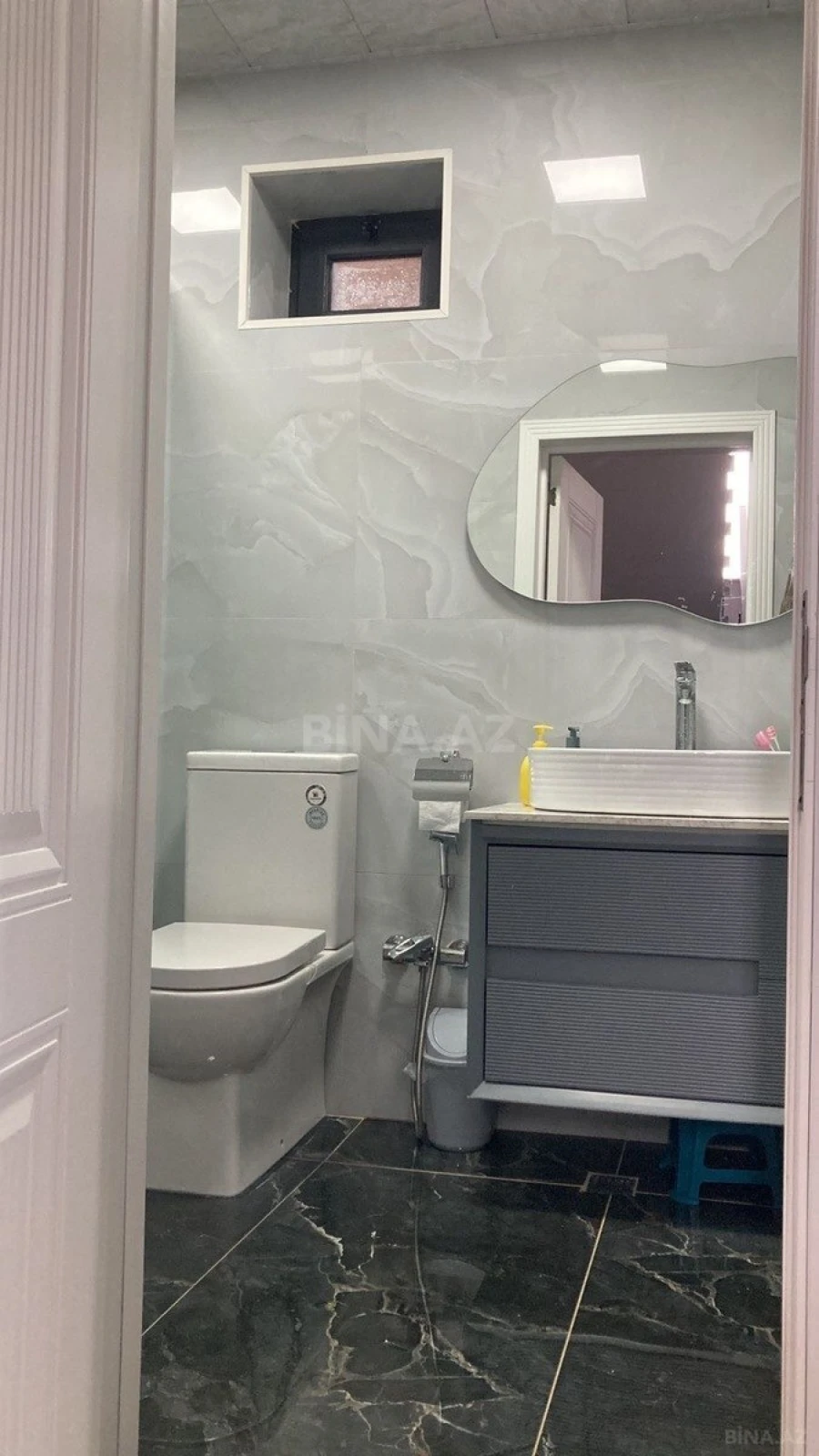 Satılır 5 otaqlı həyət evi 215 m²