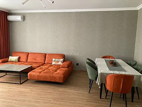 Satılır 5 otaqlı həyət evi 215 m²