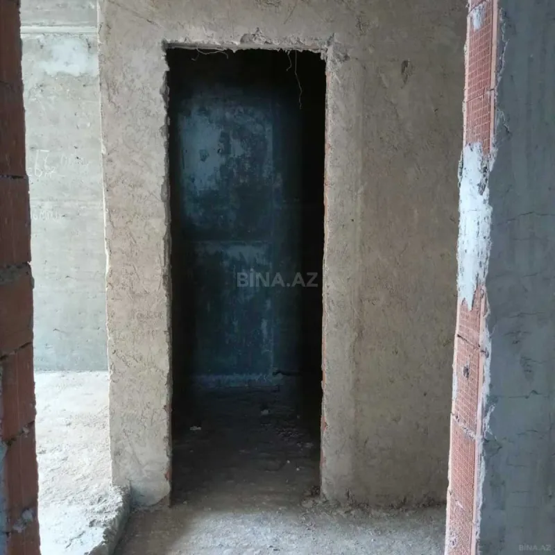 Satılır 4 otaqlı mənzil 194 m²