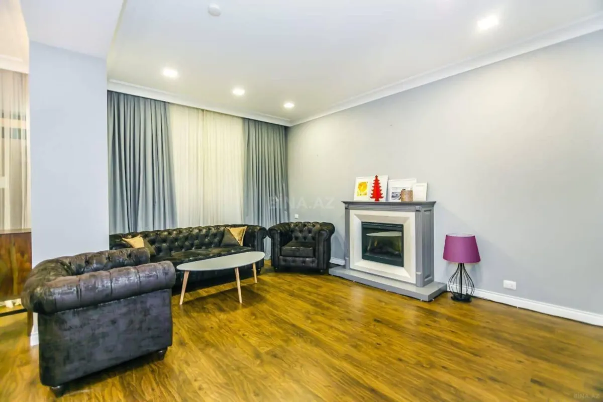 Satılır 5 otaqlı mənzil 250 m²