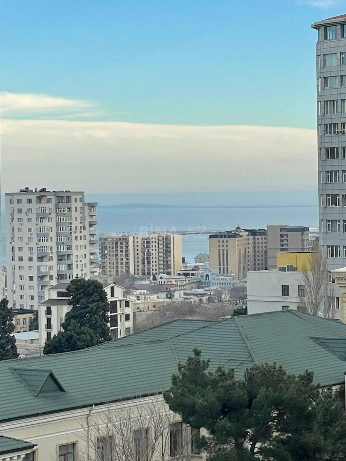 Satılır 4 otaqlı mənzil 186 m²