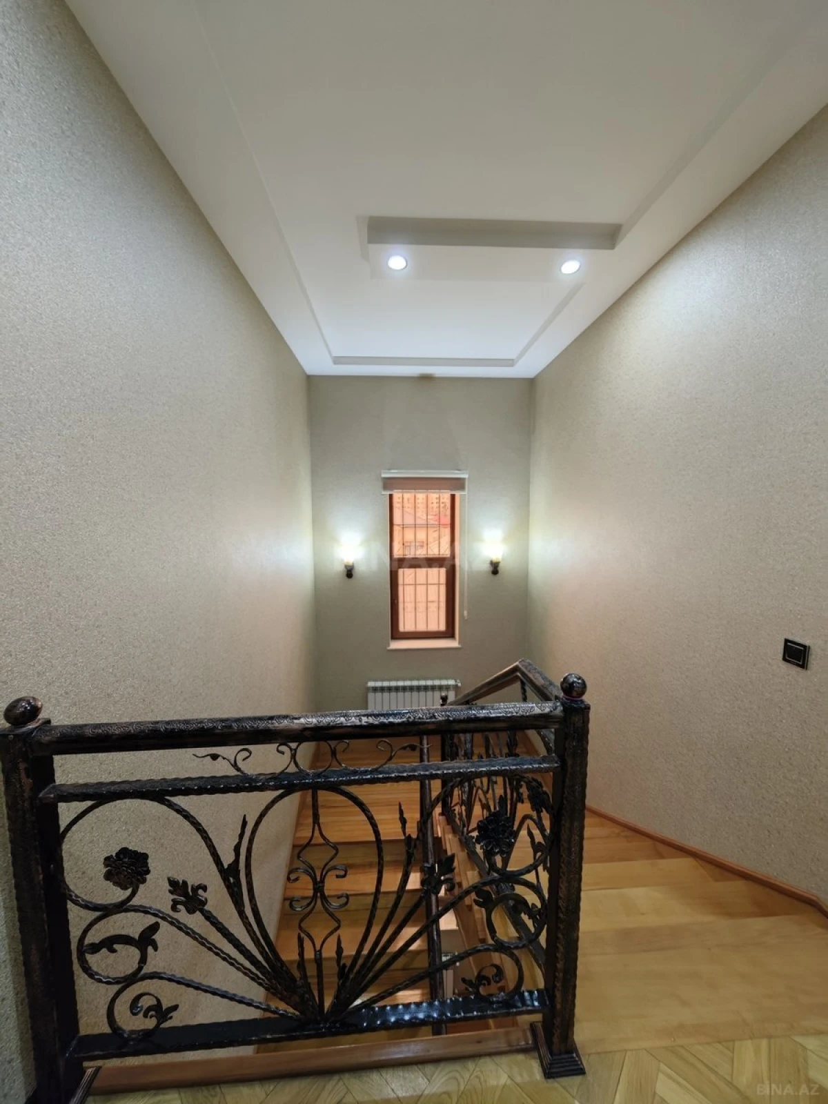 Satılır 7 otaqlı həyət evi 330 m²