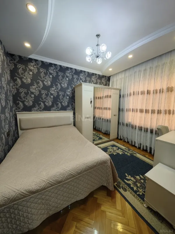 Satılır 7 otaqlı həyət evi 330 m²