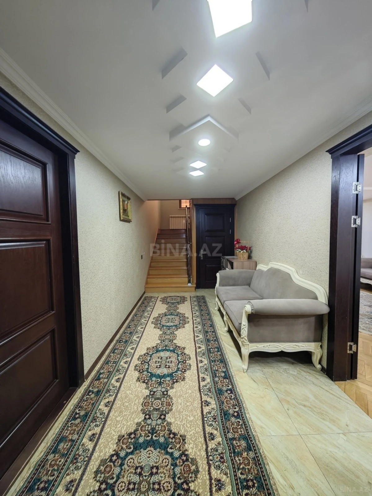 Satılır 7 otaqlı həyət evi 330 m²