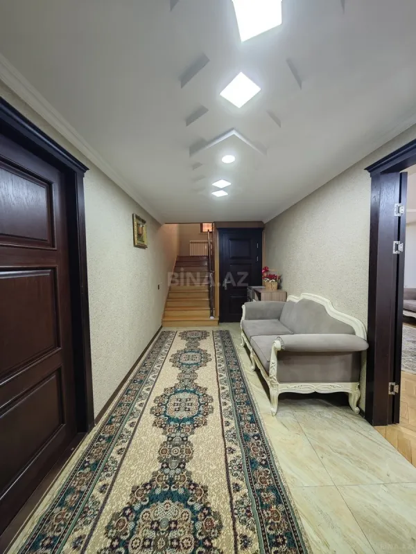 Satılır 7 otaqlı həyət evi 330 m²