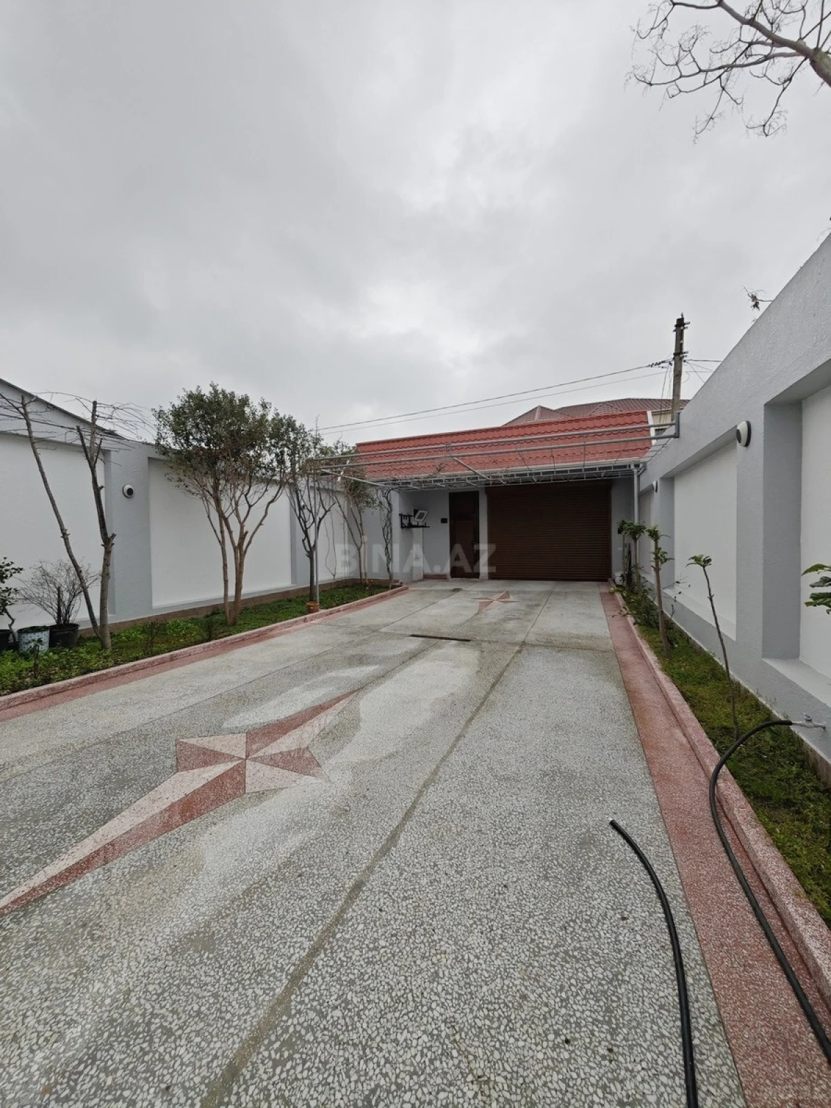 Satılır 7 otaqlı həyət evi 330 m²