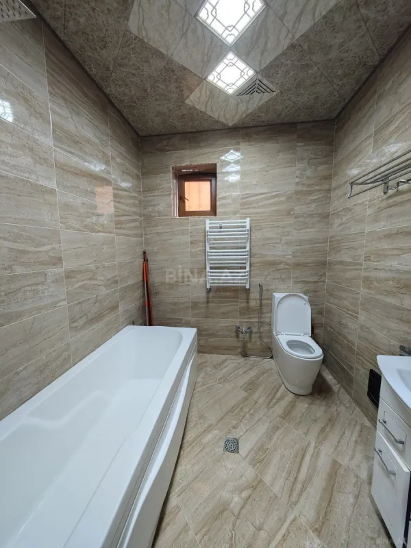 Satılır 7 otaqlı həyət evi 330 m²