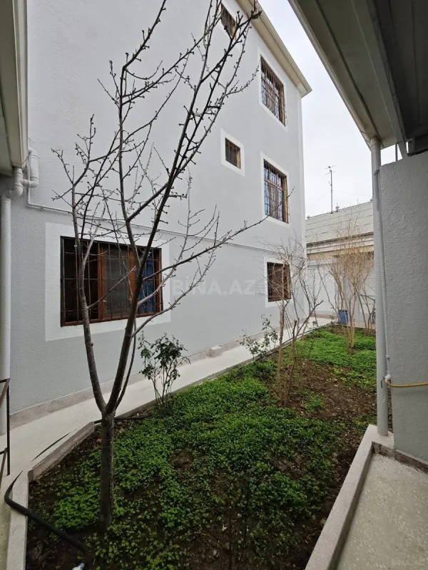 Satılır 7 otaqlı həyət evi 330 m²