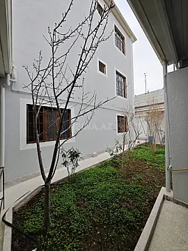 Satılır 7 otaqlı həyət evi 330 m²