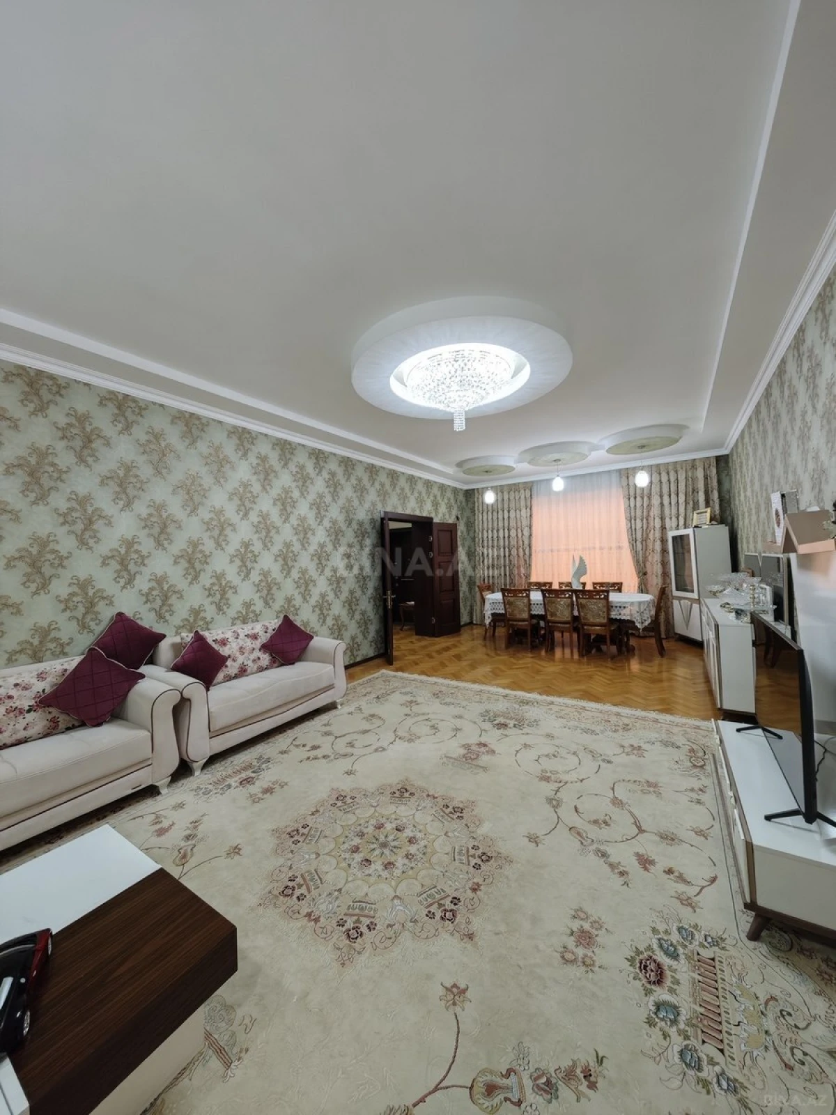 Satılır 7 otaqlı həyət evi 330 m²