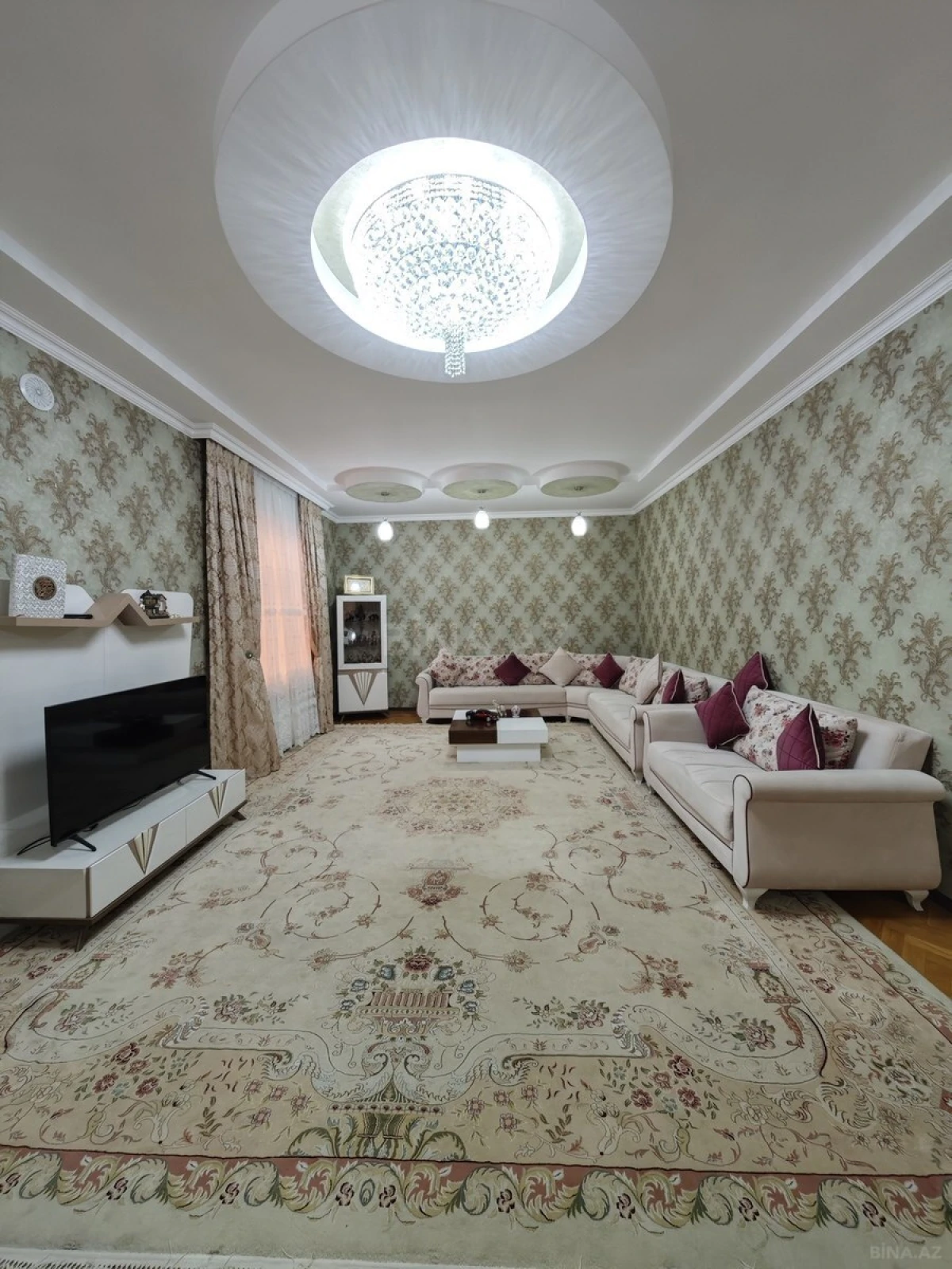 Satılır 7 otaqlı həyət evi 330 m²