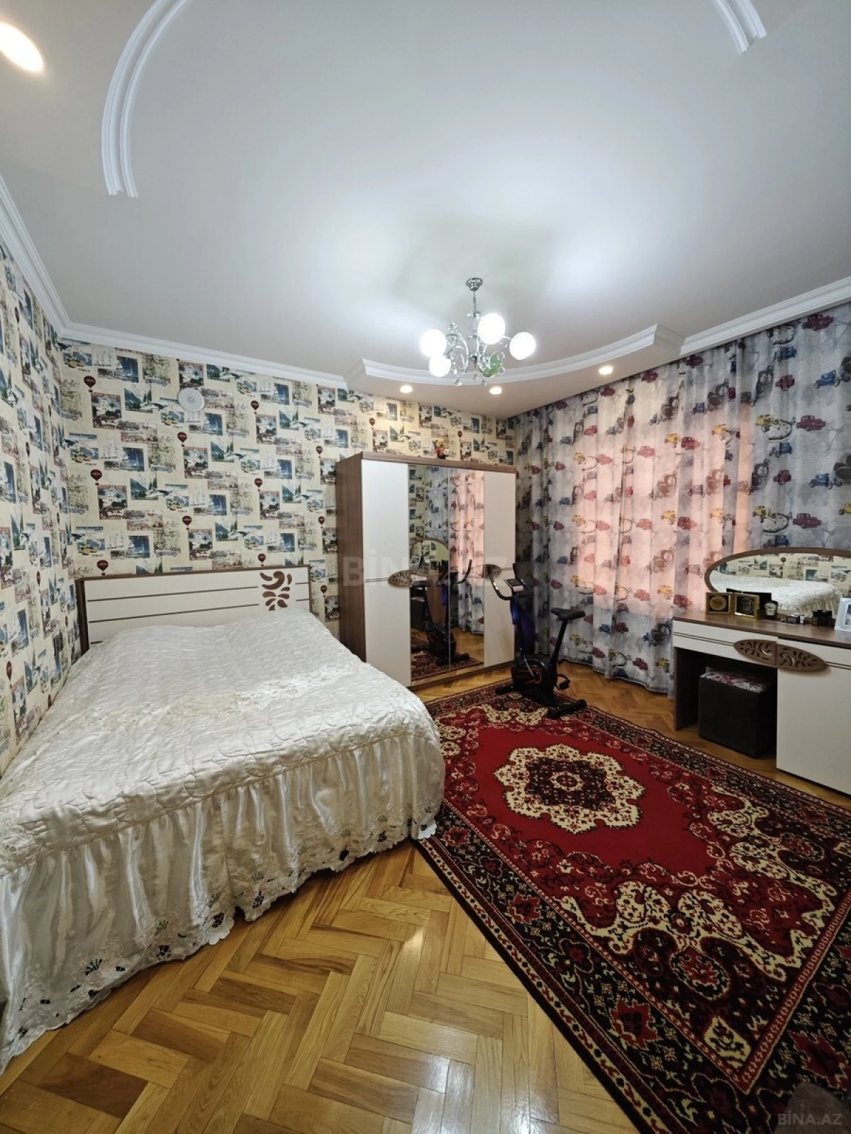 Satılır 7 otaqlı həyət evi 330 m²