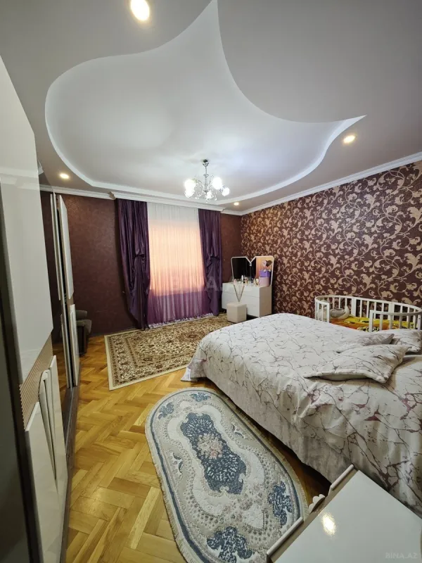 Satılır 7 otaqlı həyət evi 330 m²