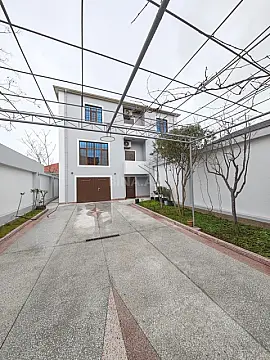 Satılır 7 otaqlı həyət evi 330 m²