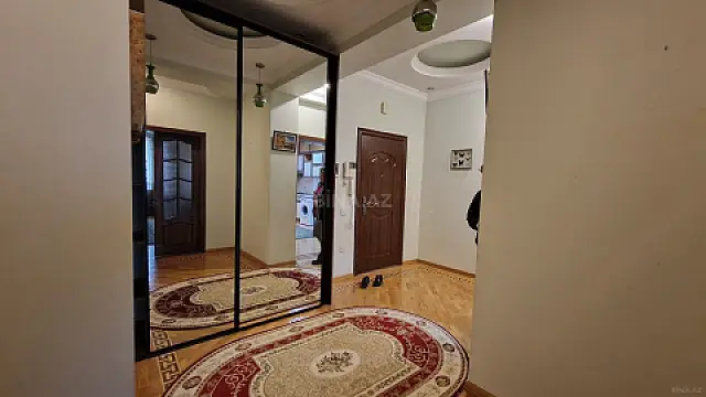 Kirayə verilir 2 otaqlı mənzil 100 m²