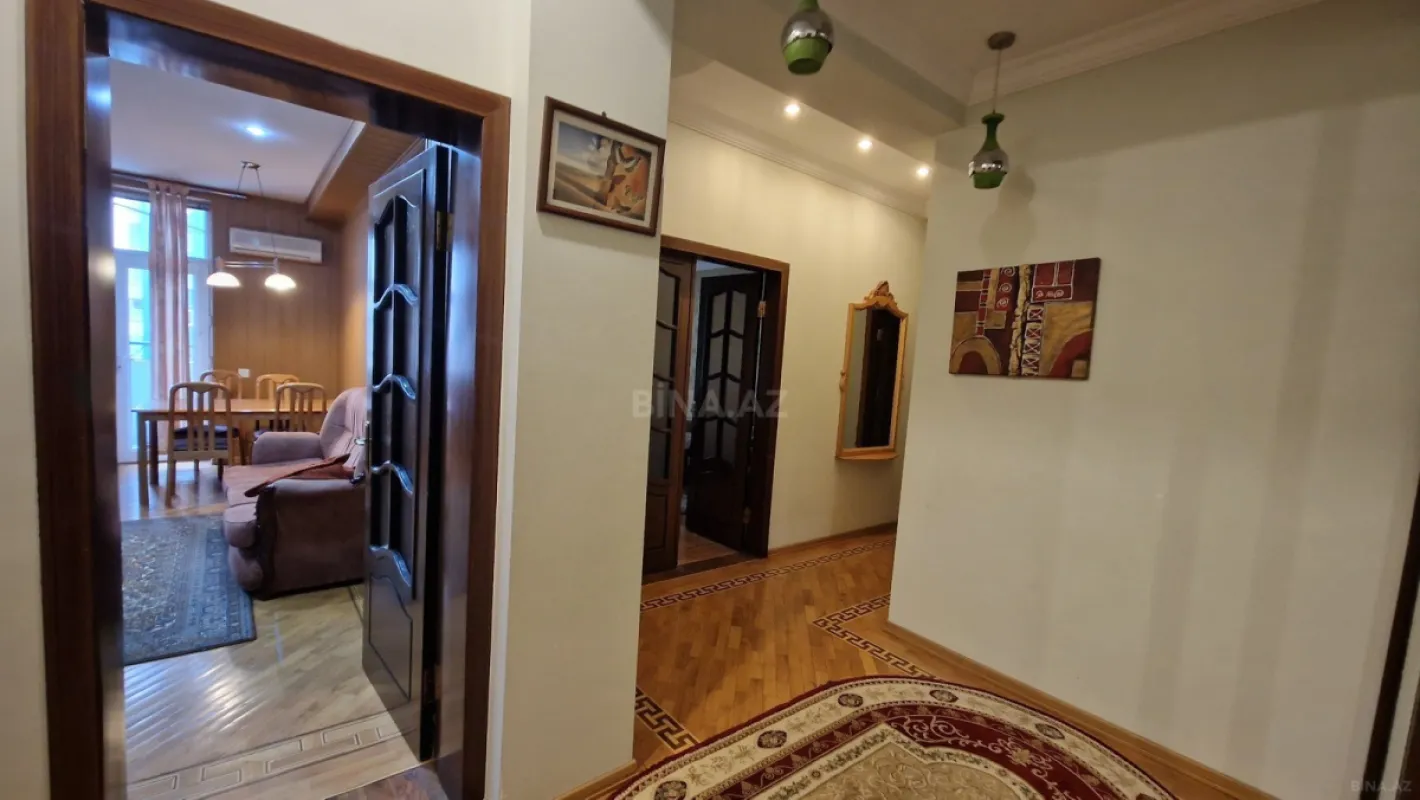 Kirayə verilir 2 otaqlı mənzil 100 m²