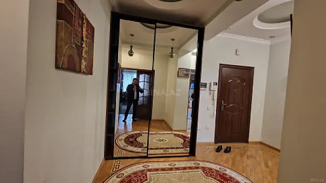 Kirayə verilir 2 otaqlı mənzil 100 m²