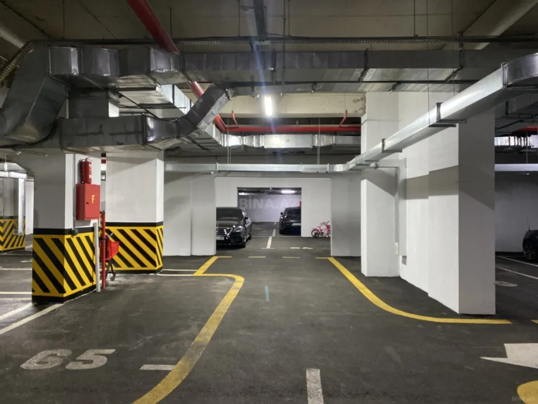 Satılır 3 otaqlı mənzil 135 m²