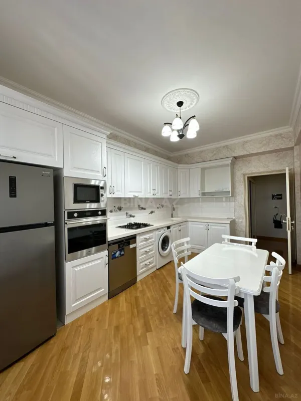 Satılır 2 otaqlı mənzil 120 m²