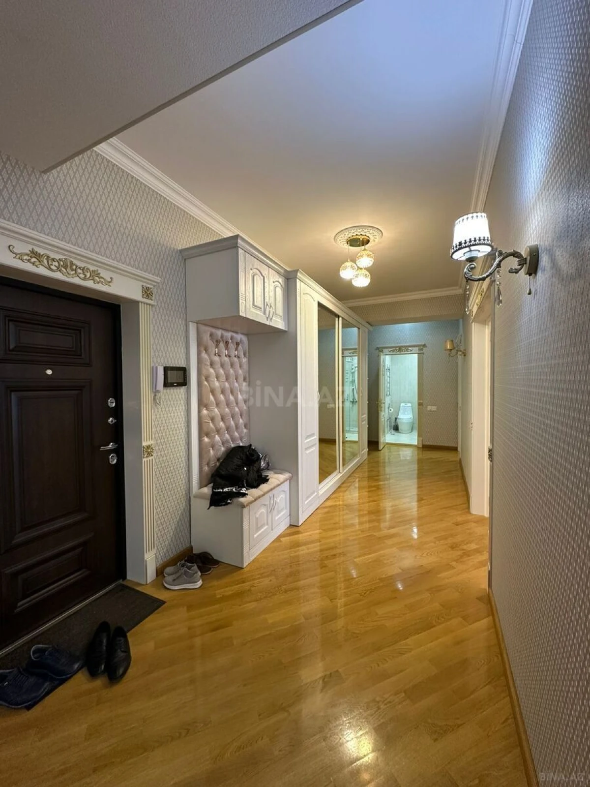 Satılır 2 otaqlı mənzil 120 m²