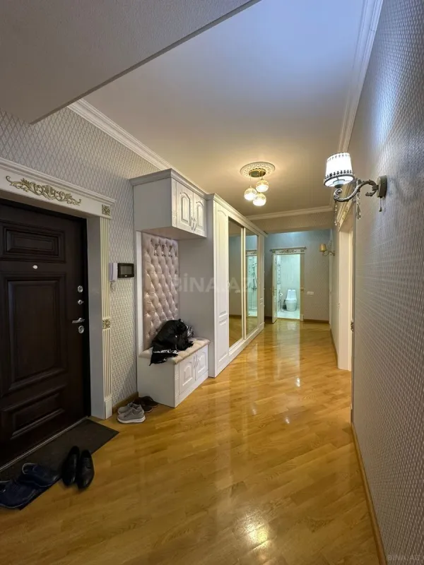 Satılır 2 otaqlı mənzil 120 m²