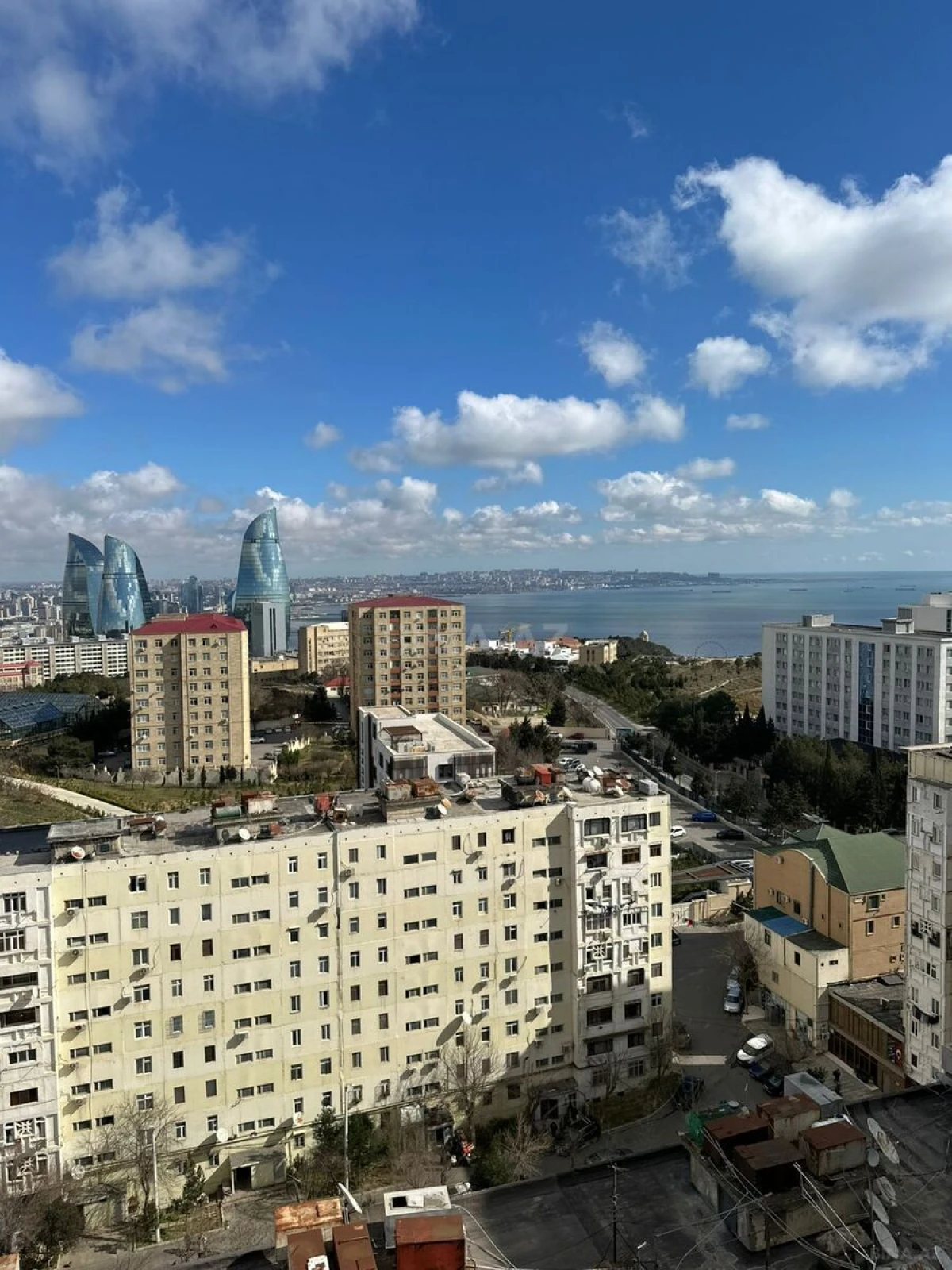 Satılır 2 otaqlı mənzil 120 m²