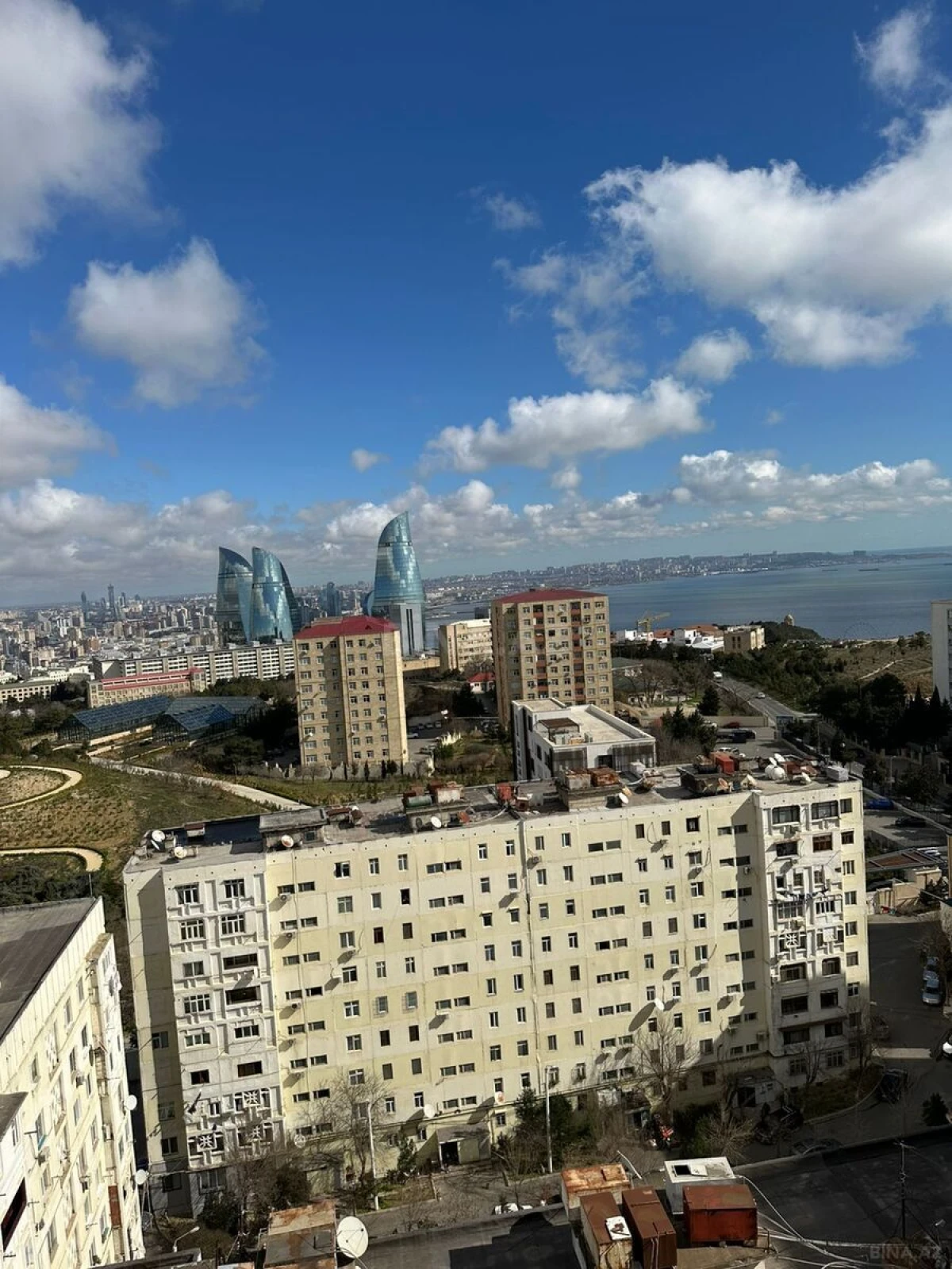 Satılır 2 otaqlı mənzil 120 m²